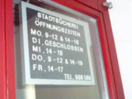 Öffnungszeiten der Stadtbücherei Idstein, Stand januar 2001